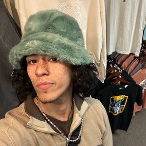 Meet your Posher, Kaleb